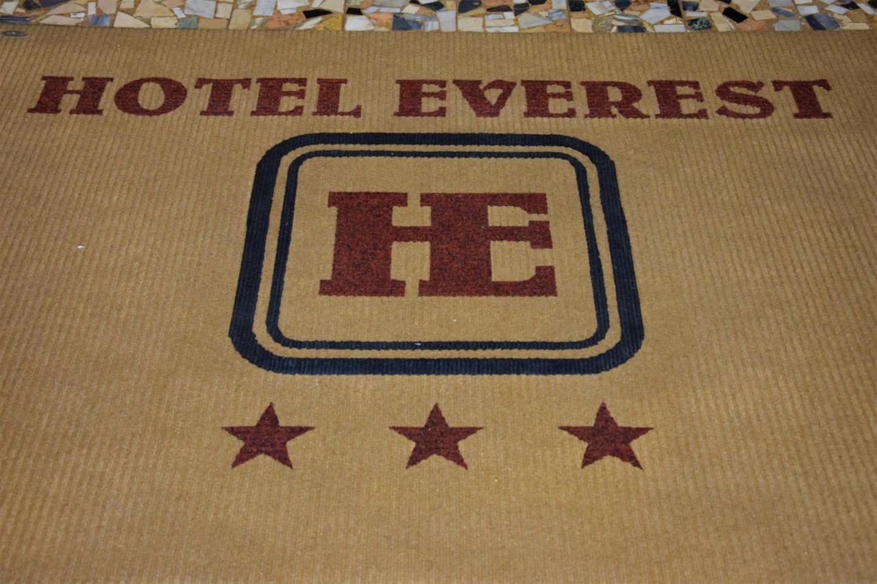 Hotel Everest 3*