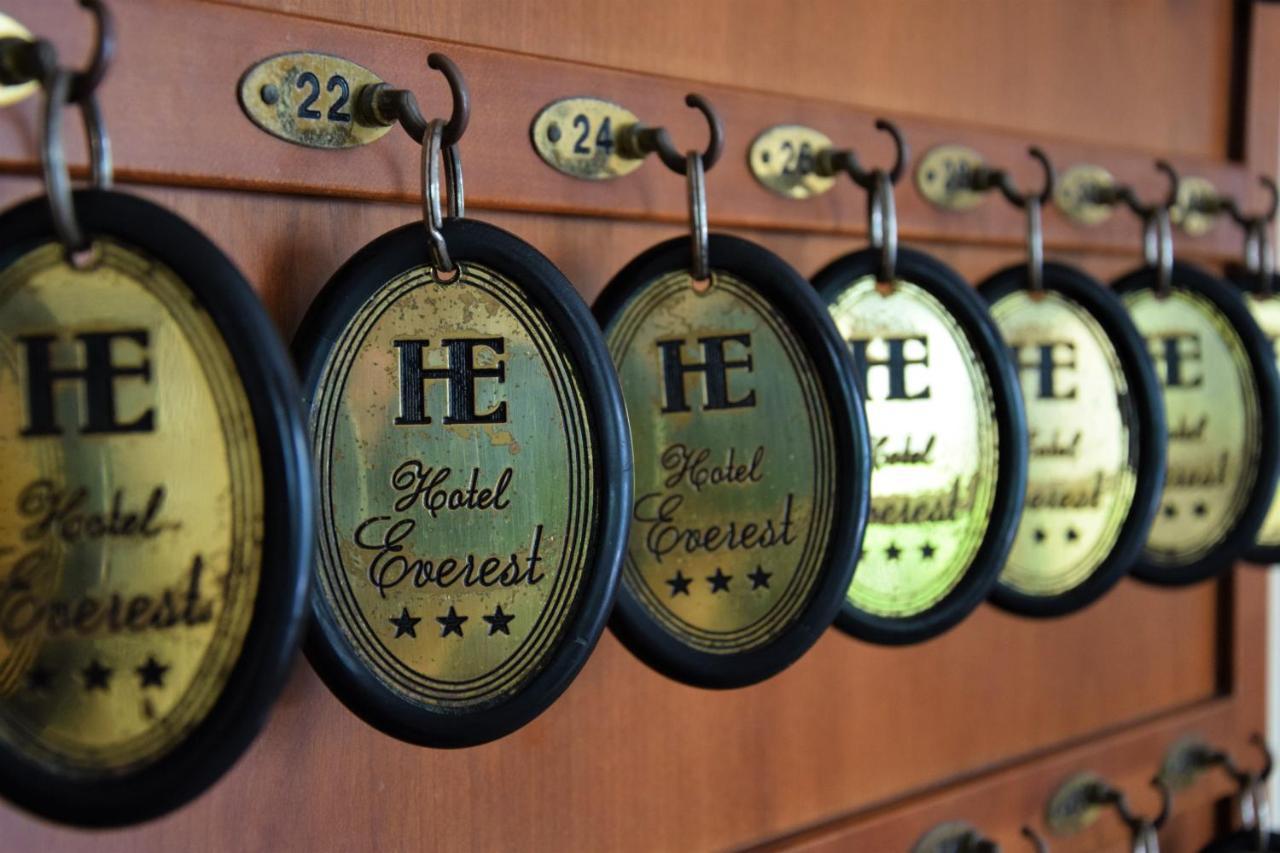 Hotel Everest